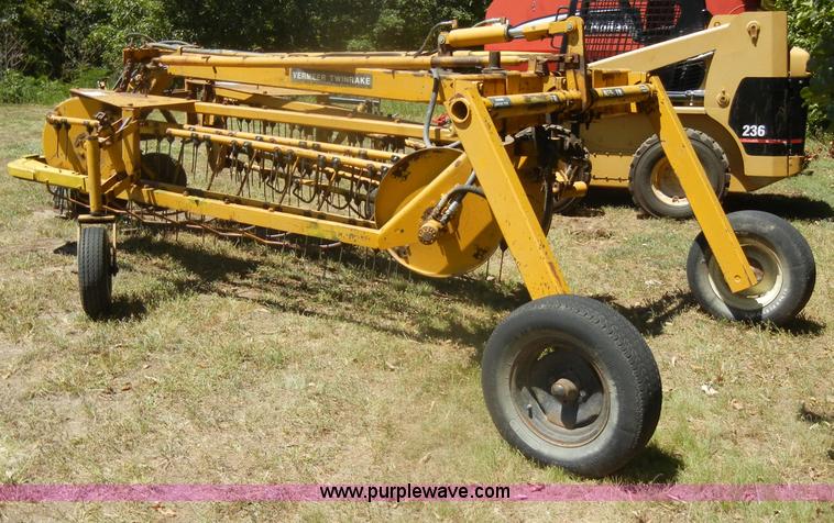 image for item D4380 Vermeer R21A twin rake