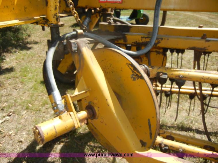 image for item D4380 Vermeer R21A twin rake