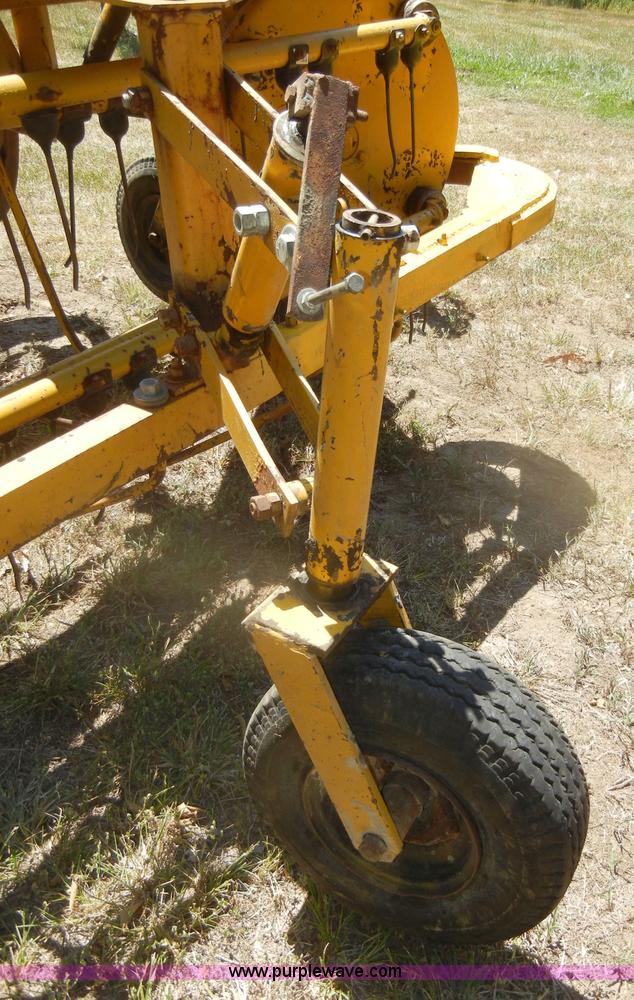 image for item D4380 Vermeer R21A twin rake