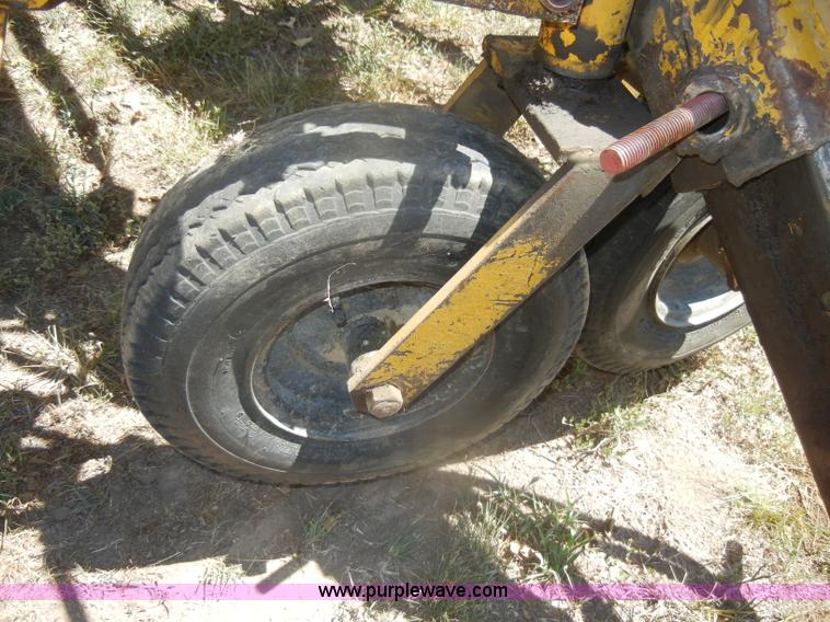 image for item D4380 Vermeer R21A twin rake