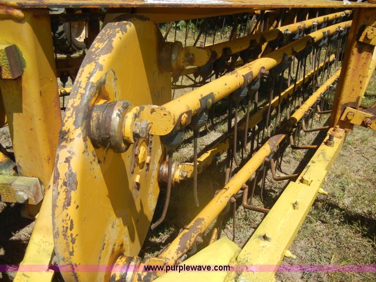 image for item D4380 Vermeer R21A twin rake