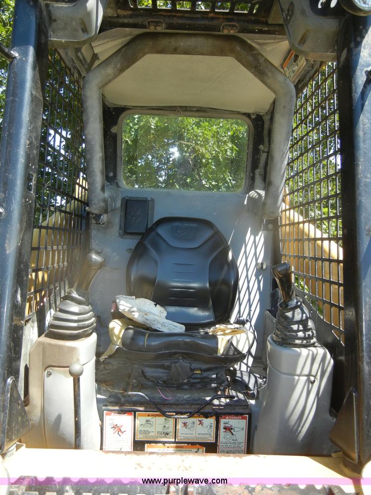image for item D4381 1999 Caterpillar 236 skid steer