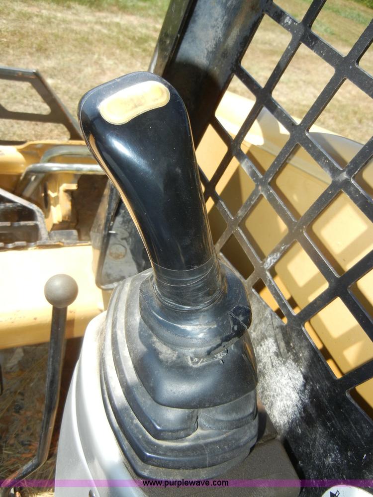 image for item D4381 1999 Caterpillar 236 skid steer