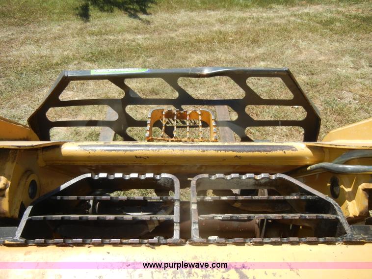 image for item D4381 1999 Caterpillar 236 skid steer