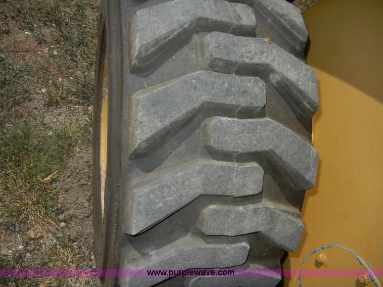 image for item D4381 1999 Caterpillar 236 skid steer