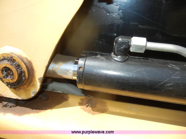 image for item D4381 1999 Caterpillar 236 skid steer