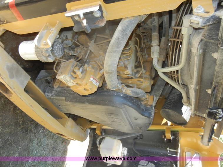 image for item D4381 1999 Caterpillar 236 skid steer