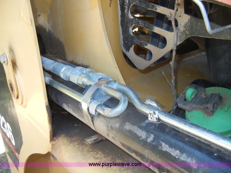 image for item D4381 1999 Caterpillar 236 skid steer