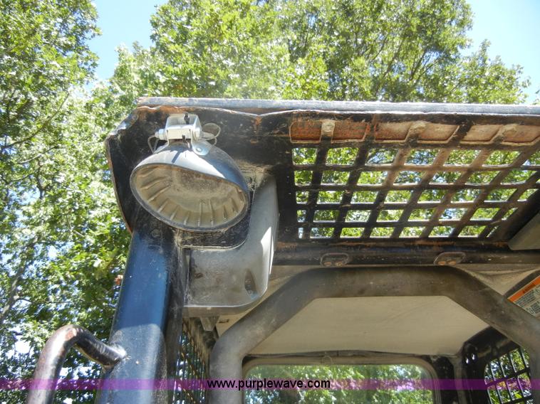 image for item D4381 1999 Caterpillar 236 skid steer