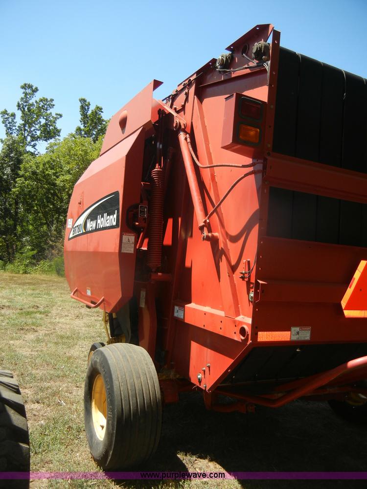 image for item D4382 2005 New Holland BR780 round baler
