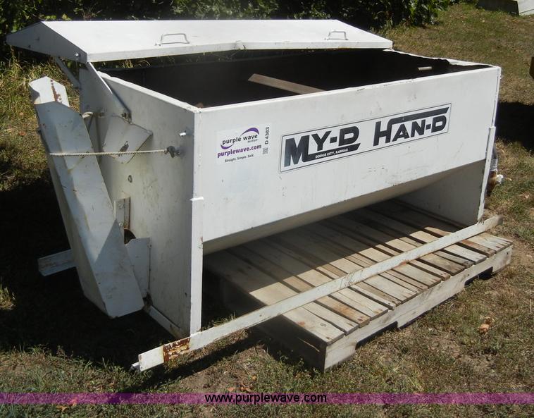 image for item D4383 My-D Hand-D feed box