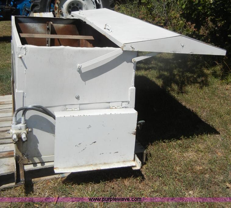 image for item D4383 My-D Hand-D feed box