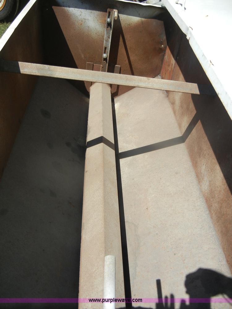 image for item D4383 My-D Hand-D feed box