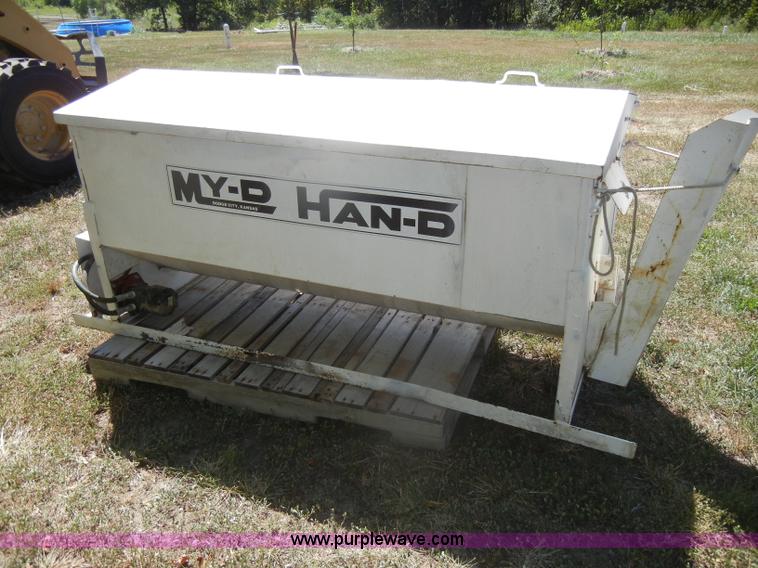 image for item D4383 My-D Hand-D feed box