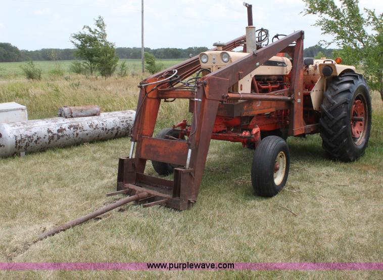 image for item D5258 Case 930 Comfort King tractor