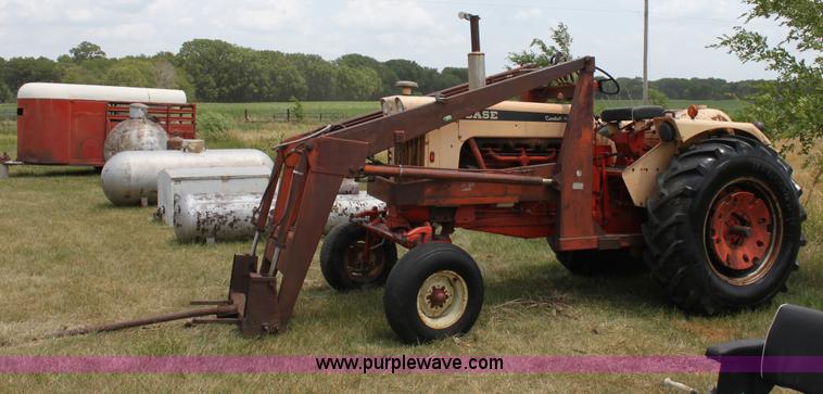 image for item D5258 Case 930 Comfort King tractor