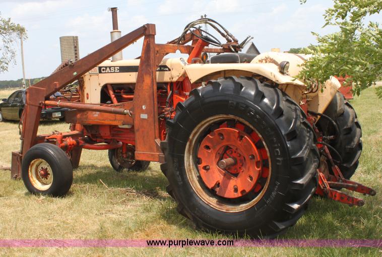 image for item D5258 Case 930 Comfort King tractor