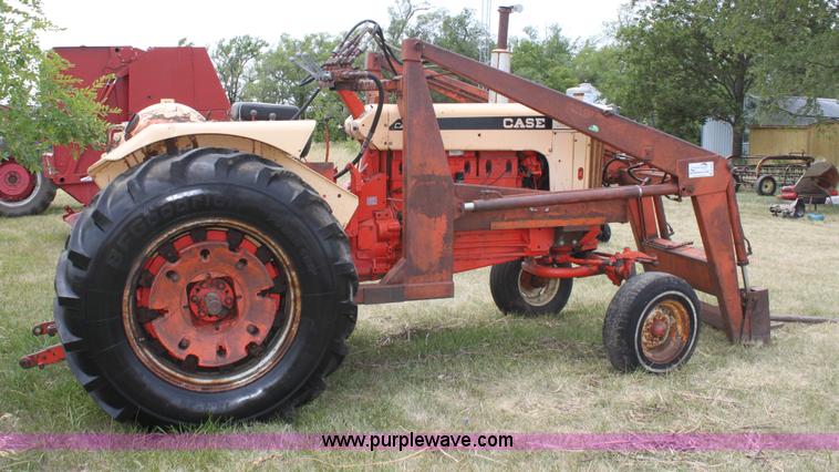 image for item D5258 Case 930 Comfort King tractor