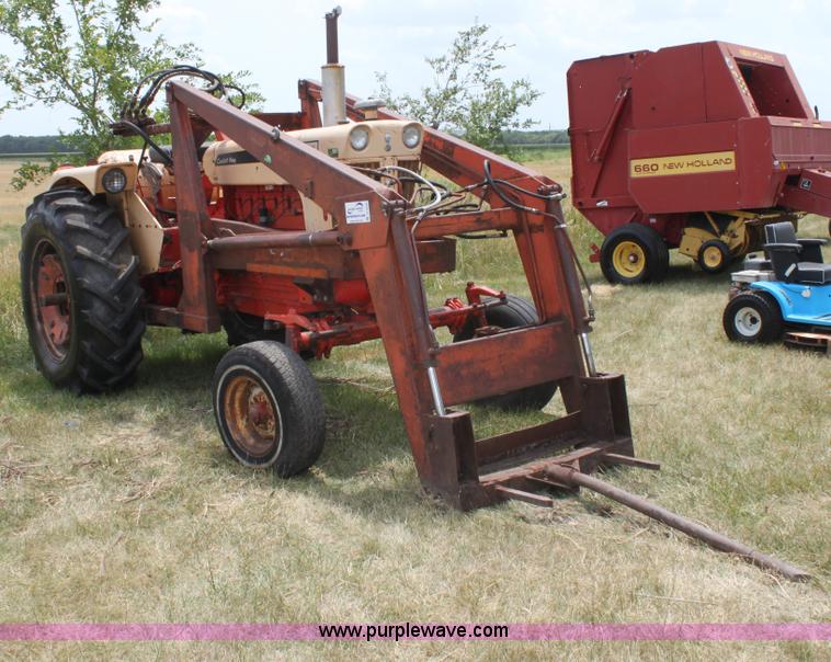 image for item D5258 Case 930 Comfort King tractor