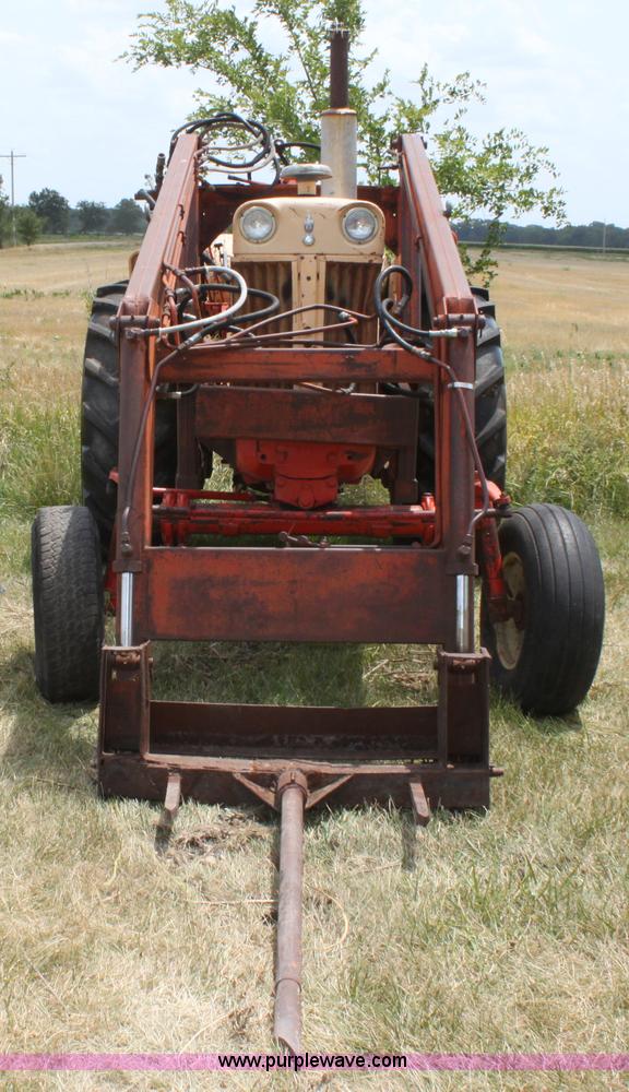 image for item D5258 Case 930 Comfort King tractor