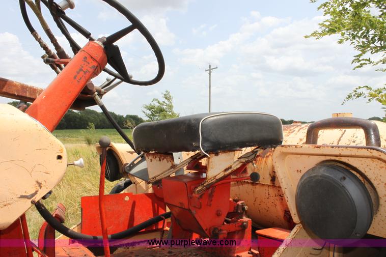 image for item D5258 Case 930 Comfort King tractor