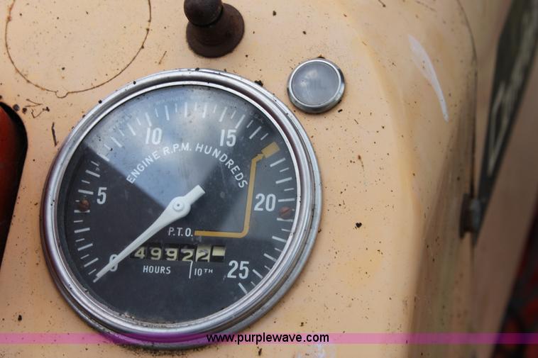 image for item D5258 Case 930 Comfort King tractor