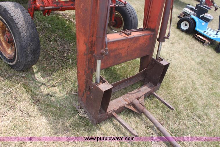 image for item D5258 Case 930 Comfort King tractor