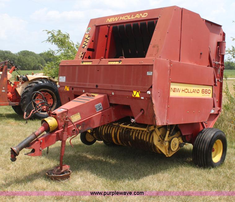 image for item D5260 1994 New Holland 660 round baler