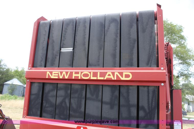 image for item D5260 1994 New Holland 660 round baler