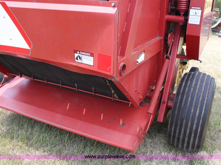 image for item D5260 1994 New Holland 660 round baler