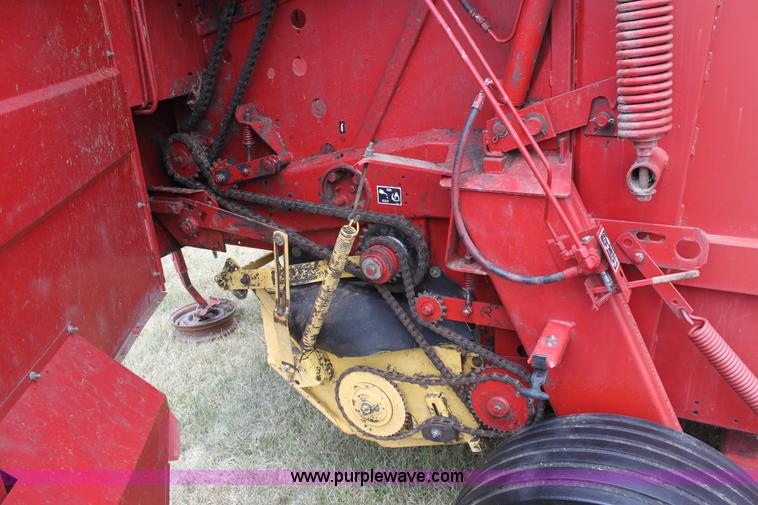 image for item D5260 1994 New Holland 660 round baler