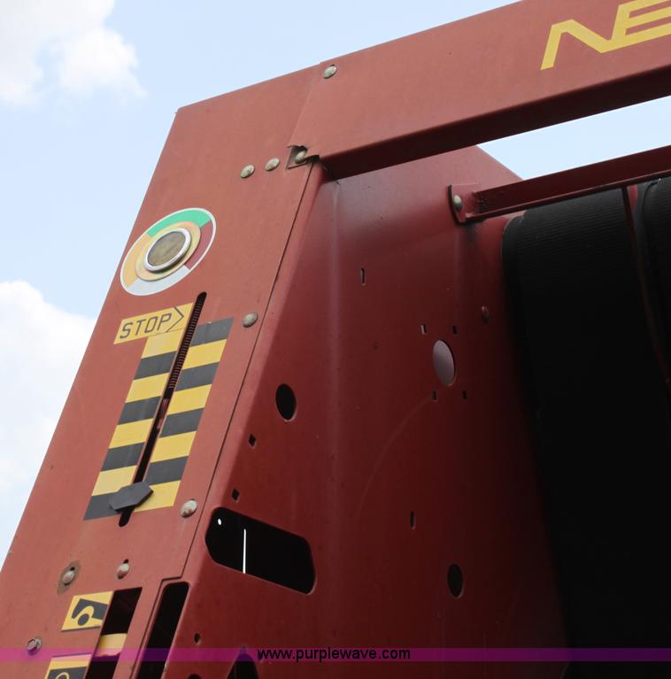 image for item D5260 1994 New Holland 660 round baler