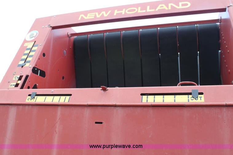 image for item D5260 1994 New Holland 660 round baler