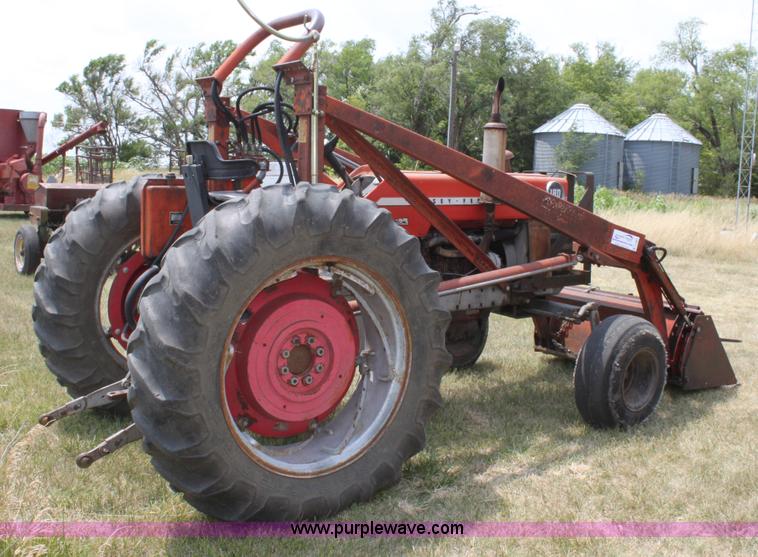 image for item D5261 Massey-Ferguson 180 tractor