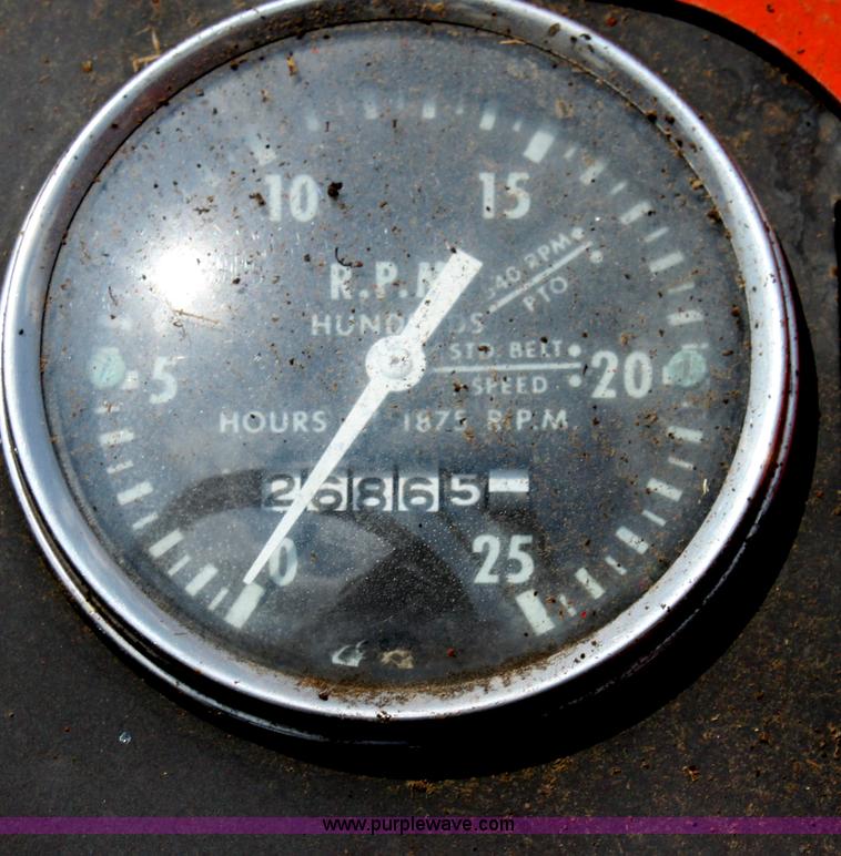 image for item D5261 Massey-Ferguson 180 tractor