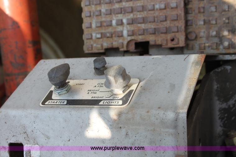 image for item D5261 Massey-Ferguson 180 tractor