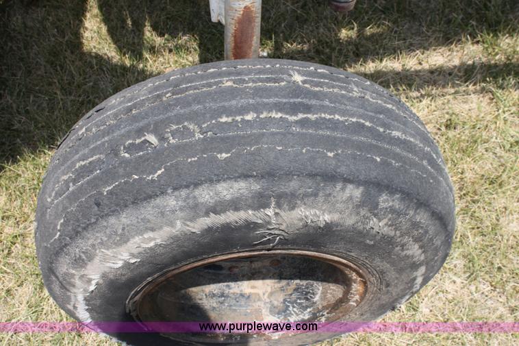 image for item D5261 Massey-Ferguson 180 tractor