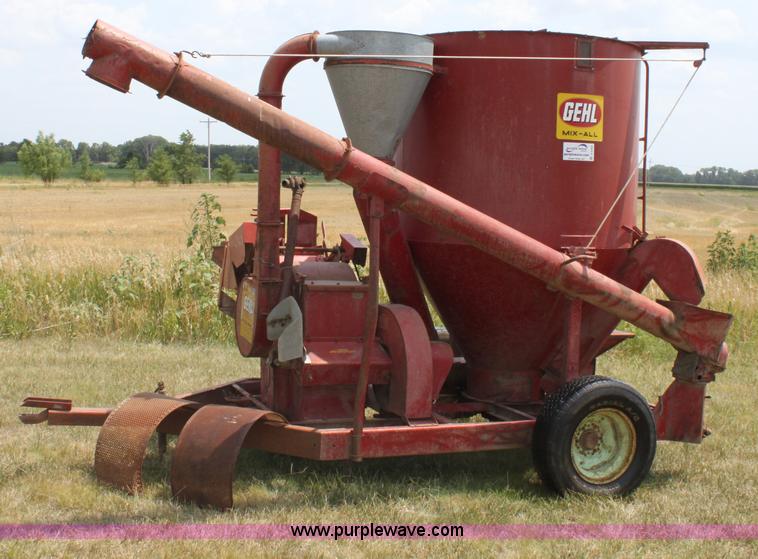 Gehl 55 MixAll tub grinder mixer in Council Grove, KS Item D5264