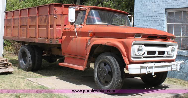 image for item D5417 1963 Chevrolet C60 grain truck