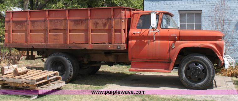image for item D5417 1963 Chevrolet C60 grain truck