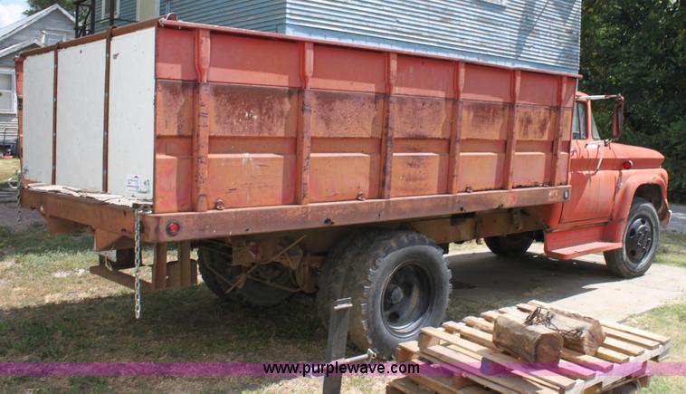 image for item D5417 1963 Chevrolet C60 grain truck