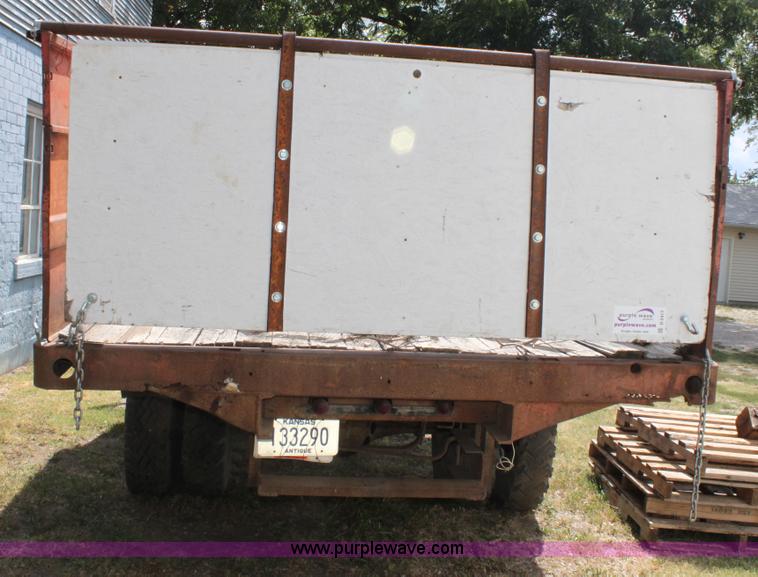 image for item D5417 1963 Chevrolet C60 grain truck