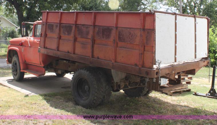 image for item D5417 1963 Chevrolet C60 grain truck