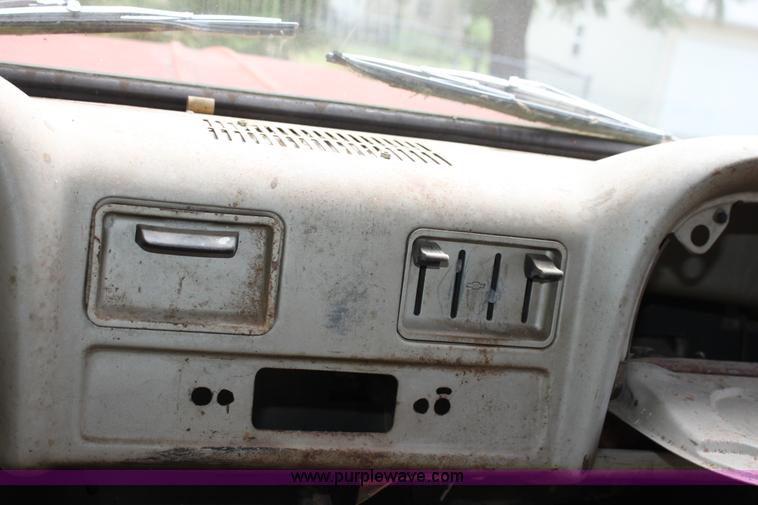 image for item D5417 1963 Chevrolet C60 grain truck