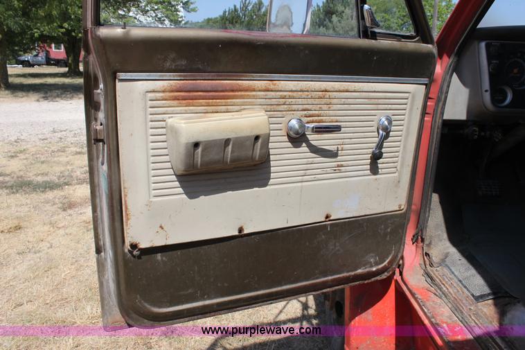 image for item D5427 1967 Chevrolet C50 grain truck