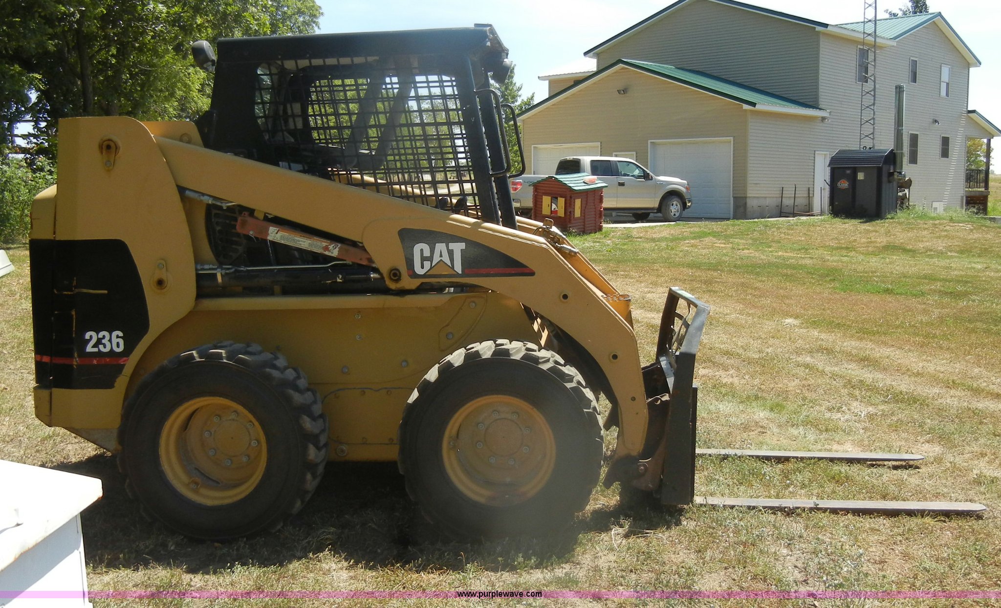 1999 Caterpillar 236 skid steer in Centerville, KS Item D4381 sold