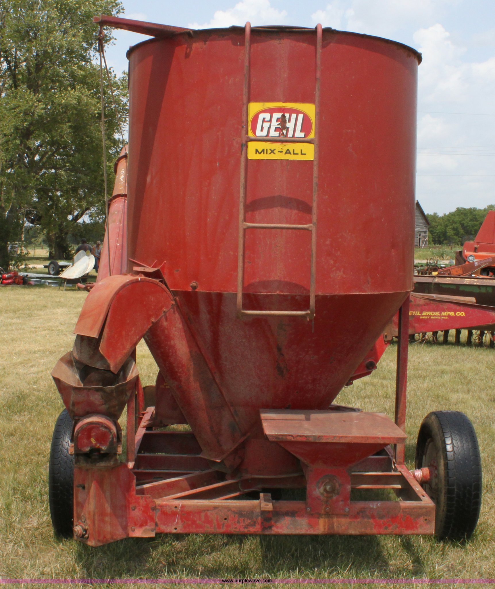 Gehl 55 MixAll tub grinder mixer in Council Grove, KS Item D5264