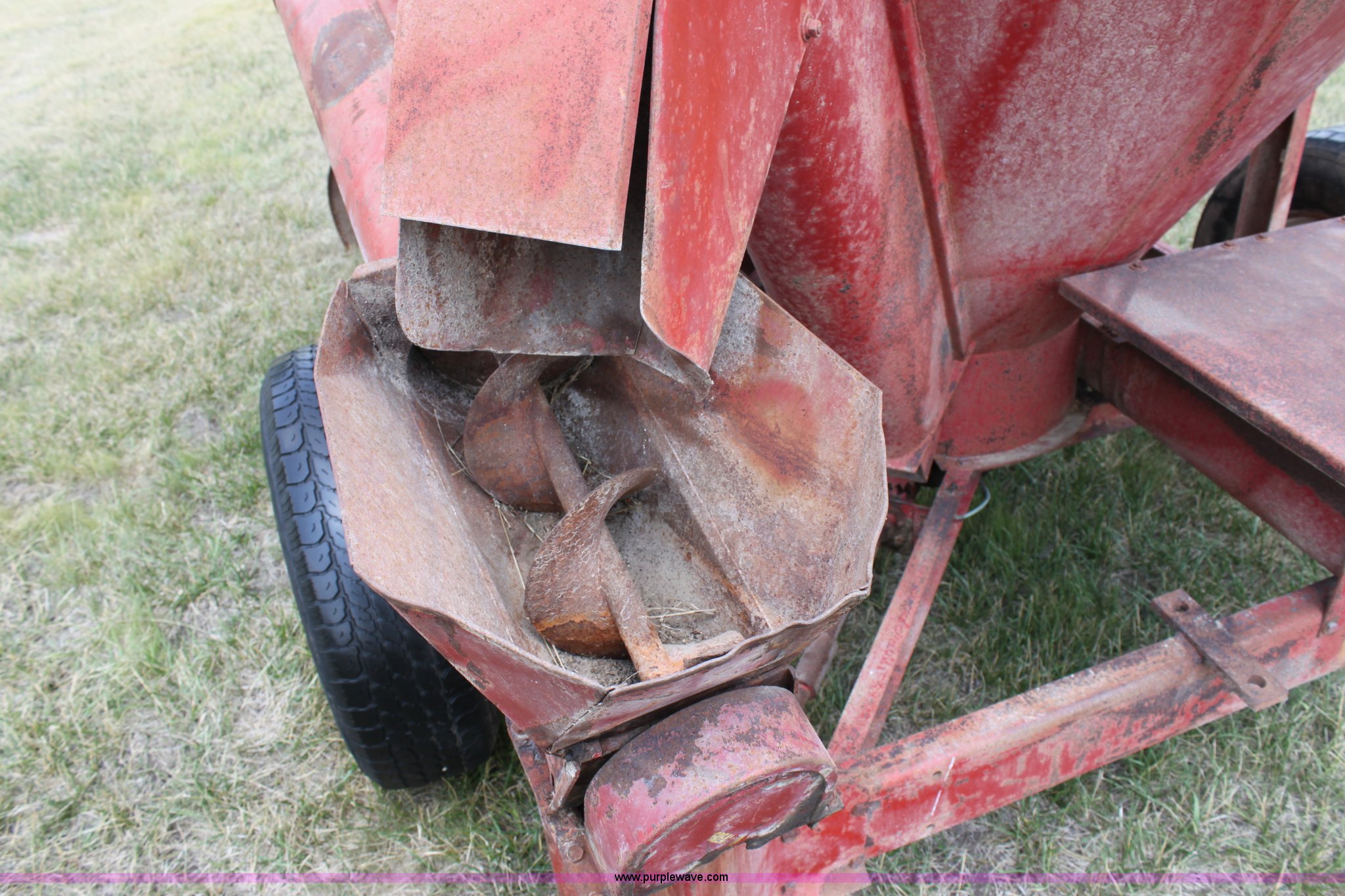 Gehl 55 MixAll tub grinder mixer in Council Grove, KS Item D5264