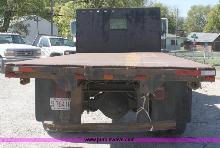 image for item A3192 1994 International 4900 flatbed truck