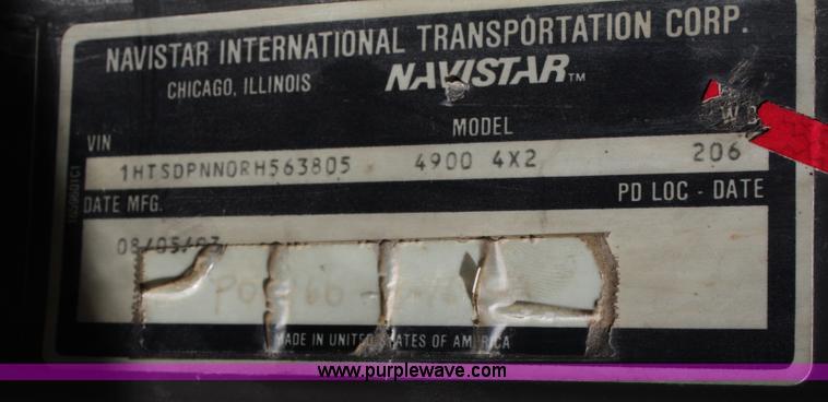 image for item A3192 1994 International 4900 flatbed truck